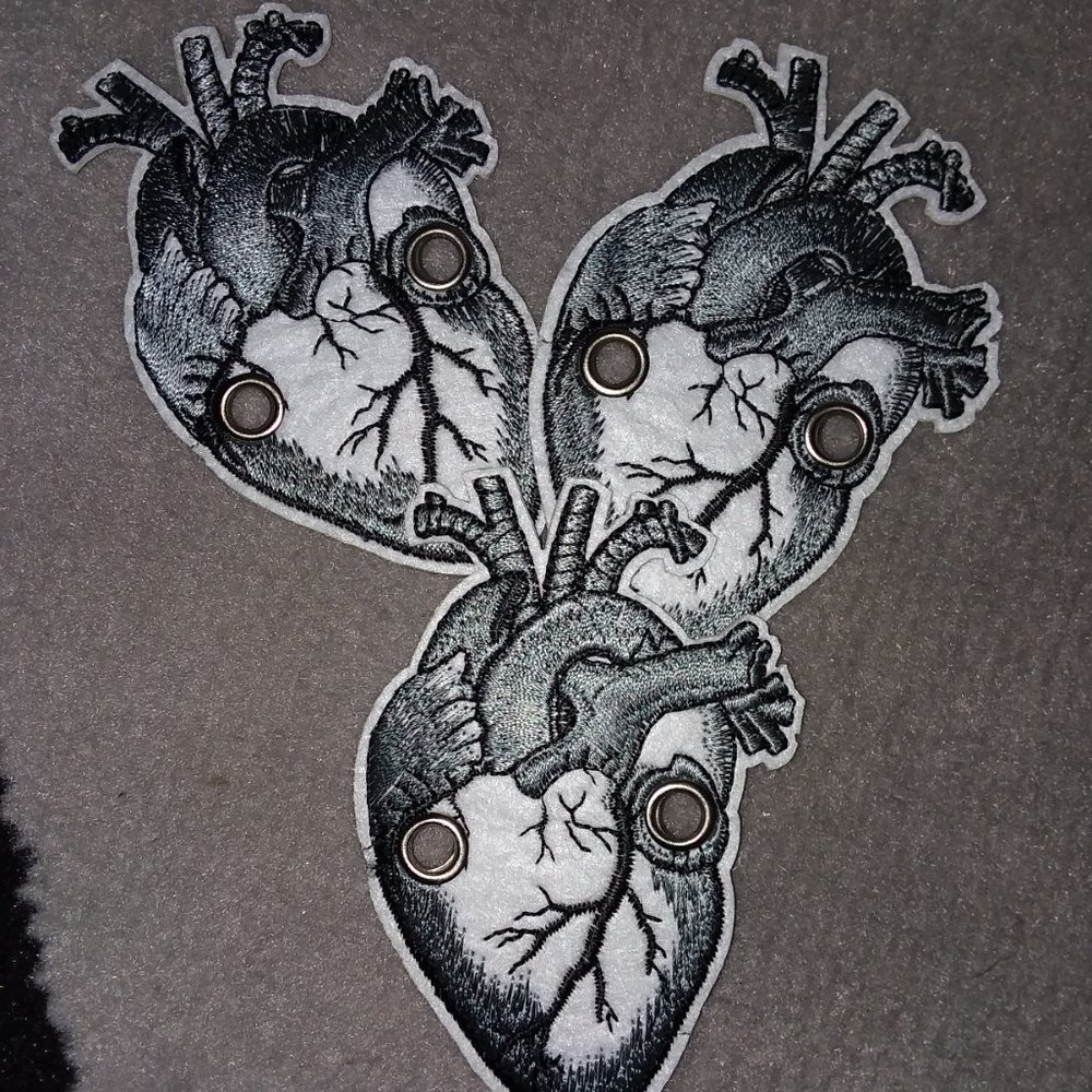 Gothic shoe charm   heart roller skates shoelace lock patch charm - Picture 9 of 9